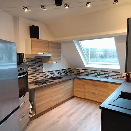 Spacious Flat Close To The Railway Station トロワ 部屋 写真