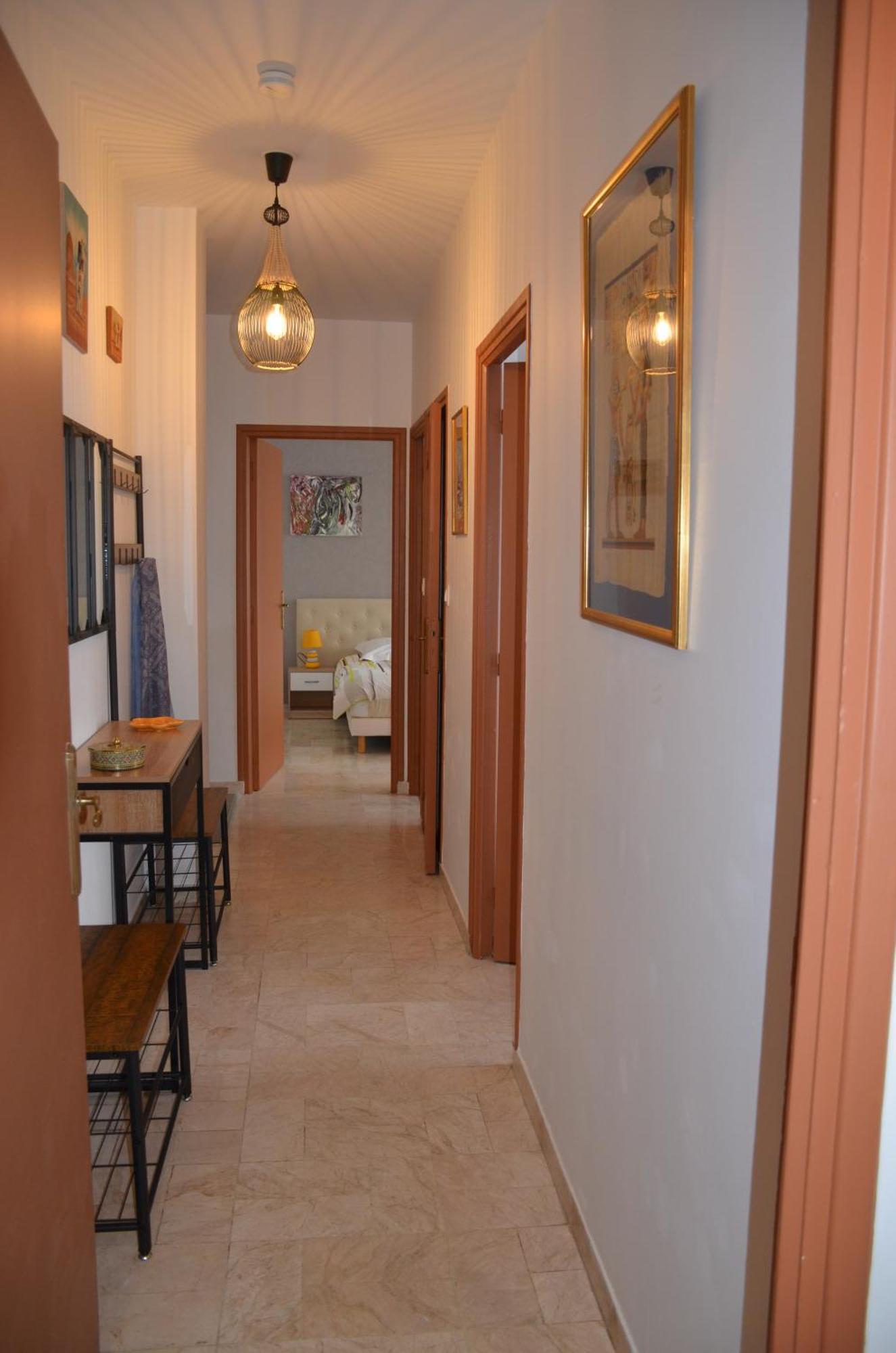 Spacious Flat Close To The Railway Station トロワ 部屋 写真