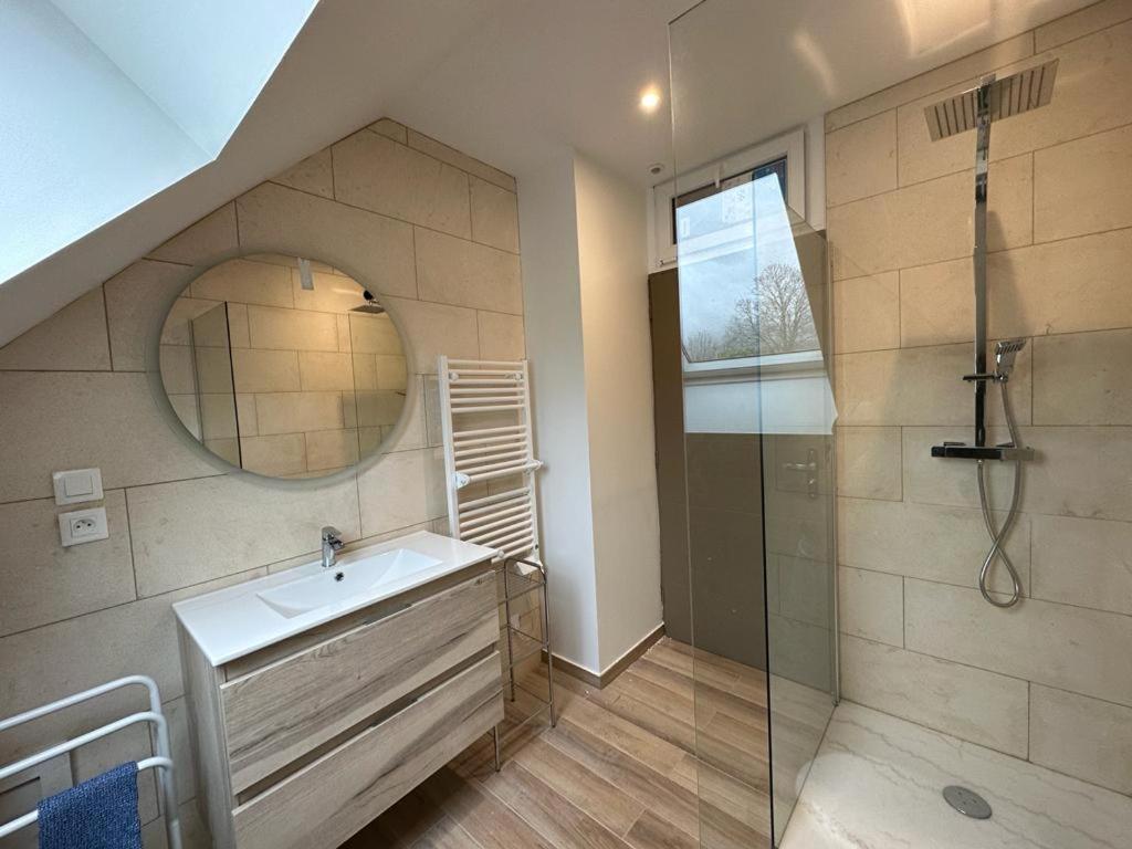 Spacious Flat Close To The Railway Station トロワ 部屋 写真