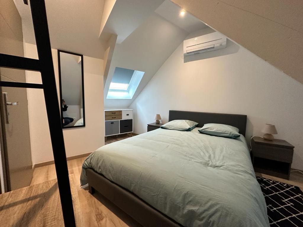 Spacious Flat Close To The Railway Station トロワ 部屋 写真